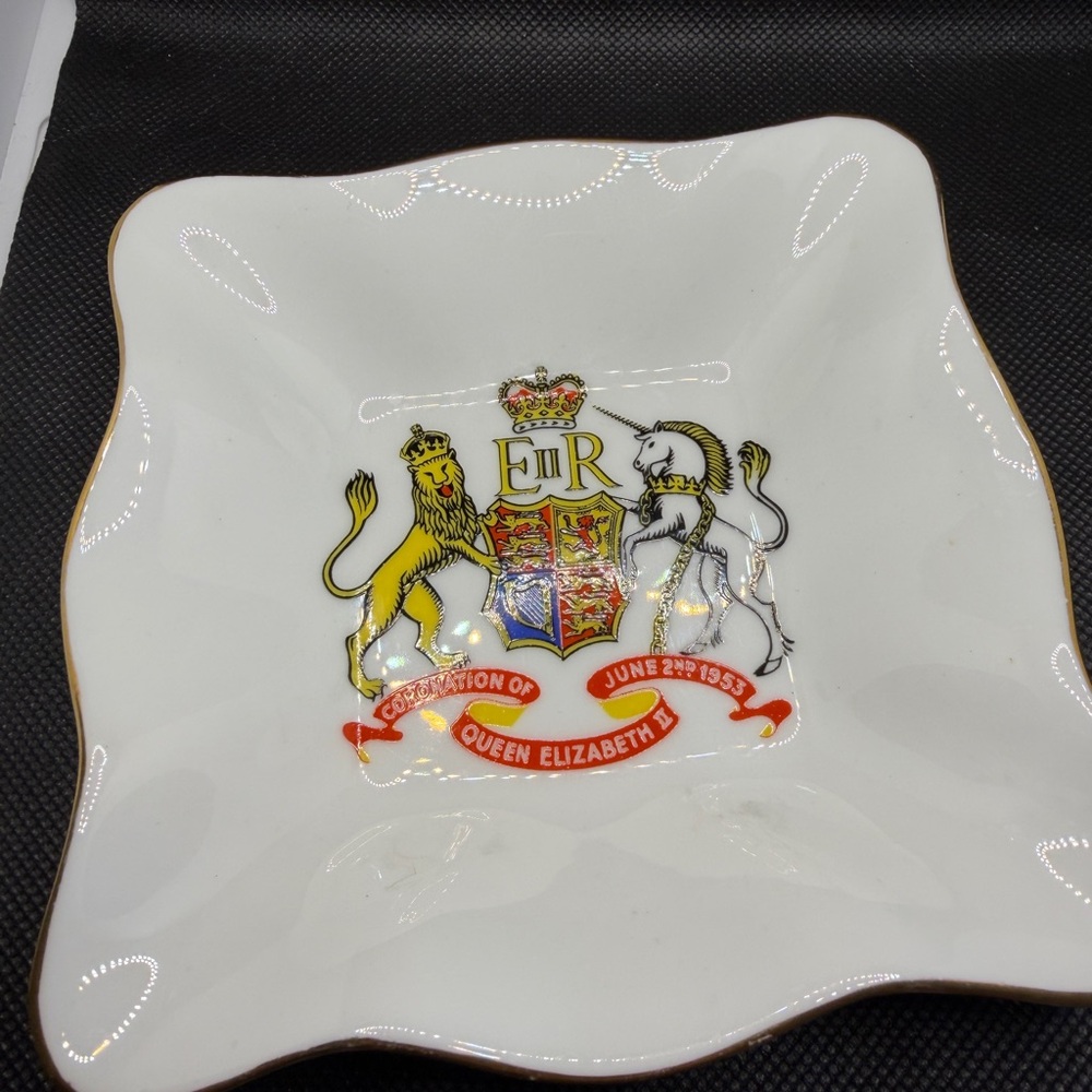 Queen Elizabeth  II Coronation EB Foley Bone China Candy  Dish 1953 England 4,5”